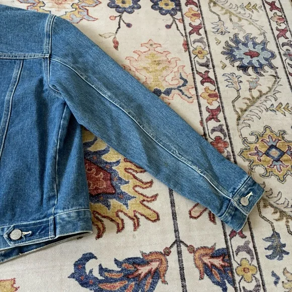 Y2K No Boundaries Embroidered Flower Classic Denim Jacket - Picture 6 of 6